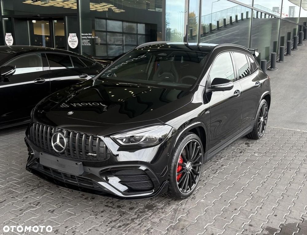 Mercedes-Benz GLA - 2