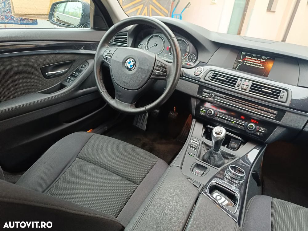 BMW Seria 5 520d Touring Luxury Line - 11