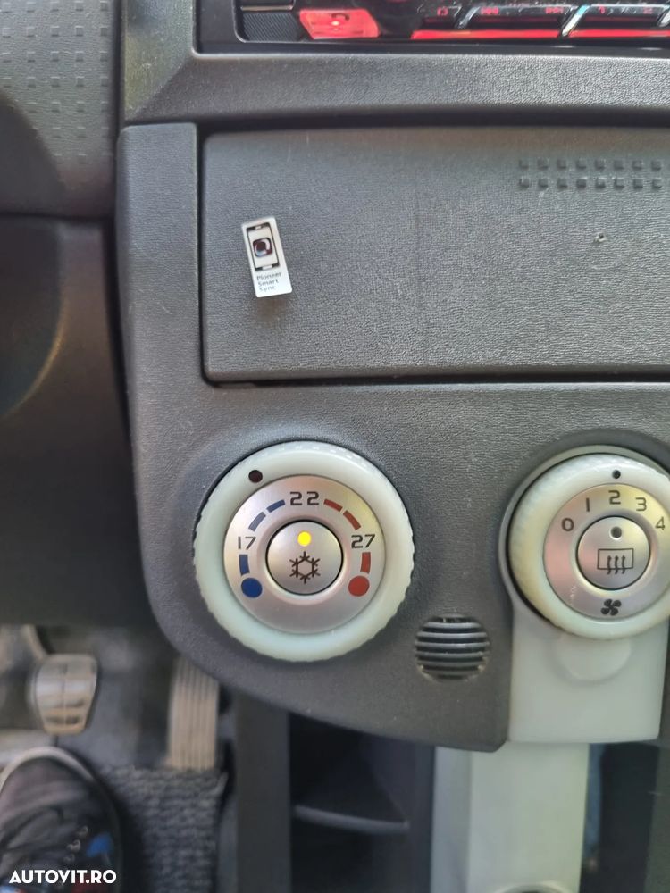 Mitsubishi Colt 1.3 Invite + - 6