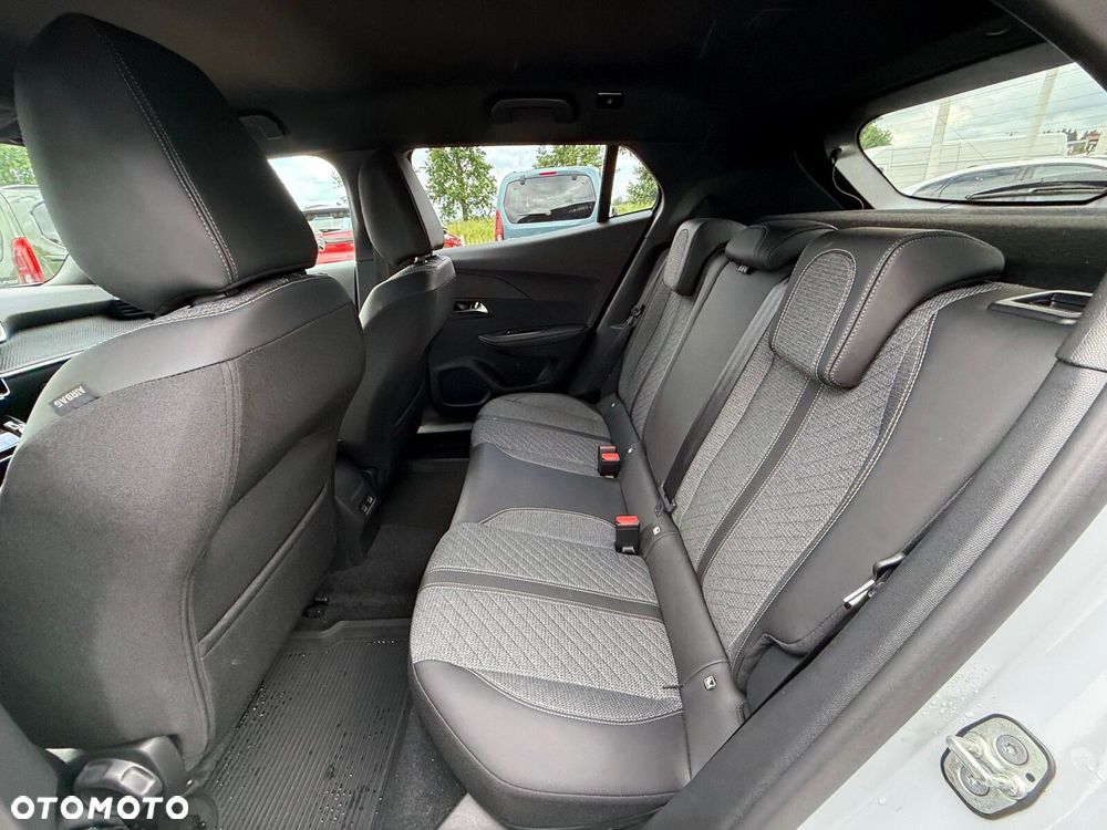 Peugeot 2008 1.2 PureTech Allure Pack S&S EAT8 - 17