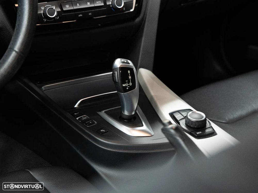 BMW 318 d Line Luxury Auto - 19