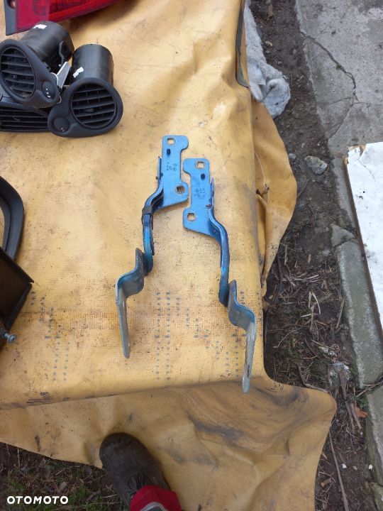 Mocowanie błotnika zawiasy Renault Clio 3 - 3