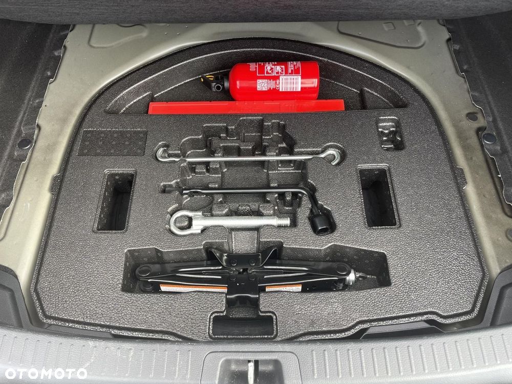 Toyota Corolla 1.8 Hybrid Comfort - 16