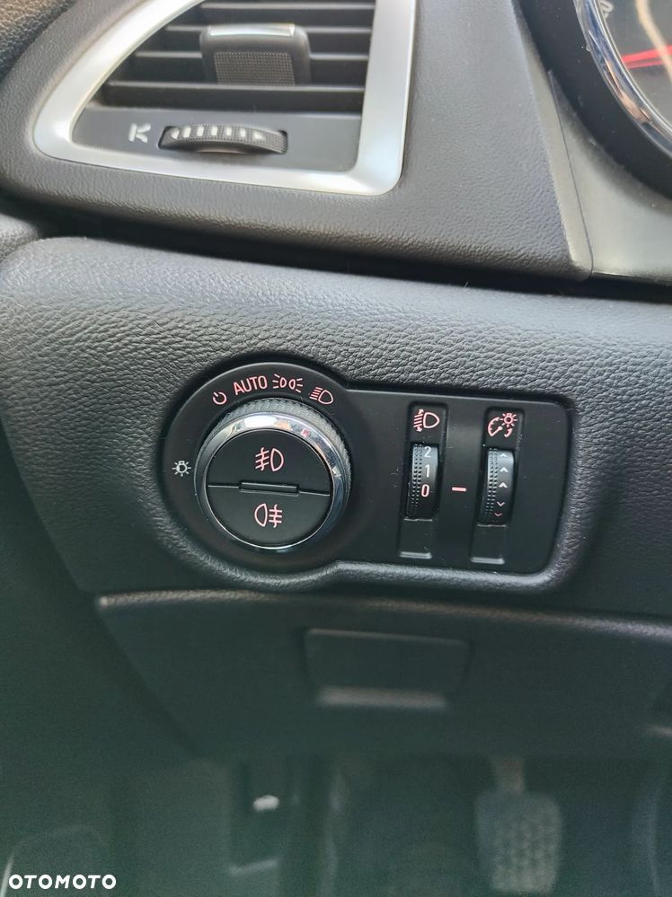 Opel Astra 1.4 Turbo - 13