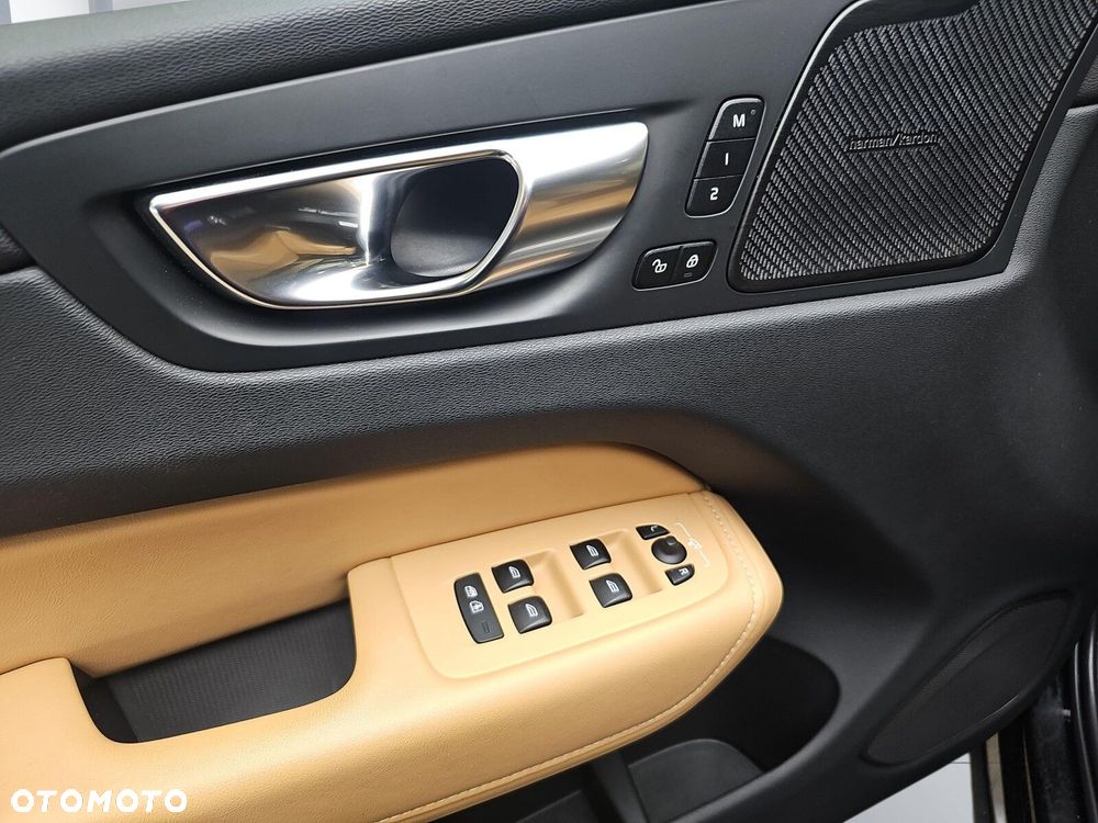 Volvo XC 60 T8 Plug-In Hybrid AWD Ultimate Bright - 12