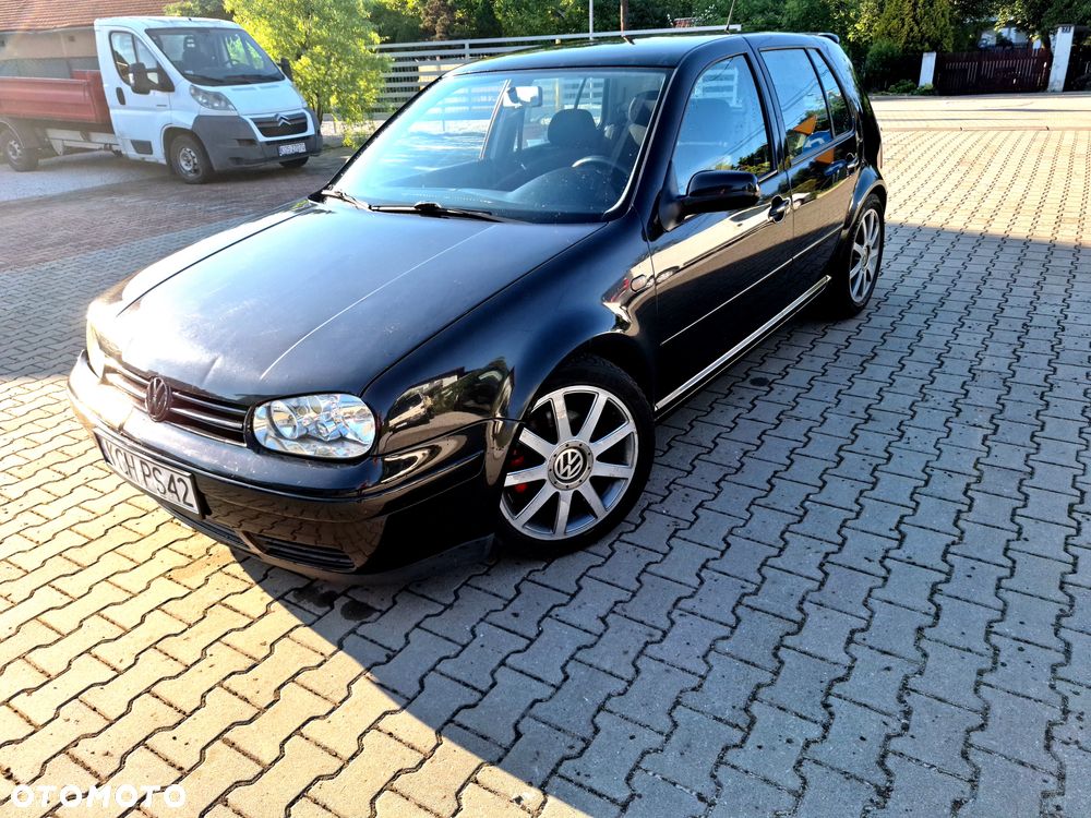 Volkswagen Golf - 1