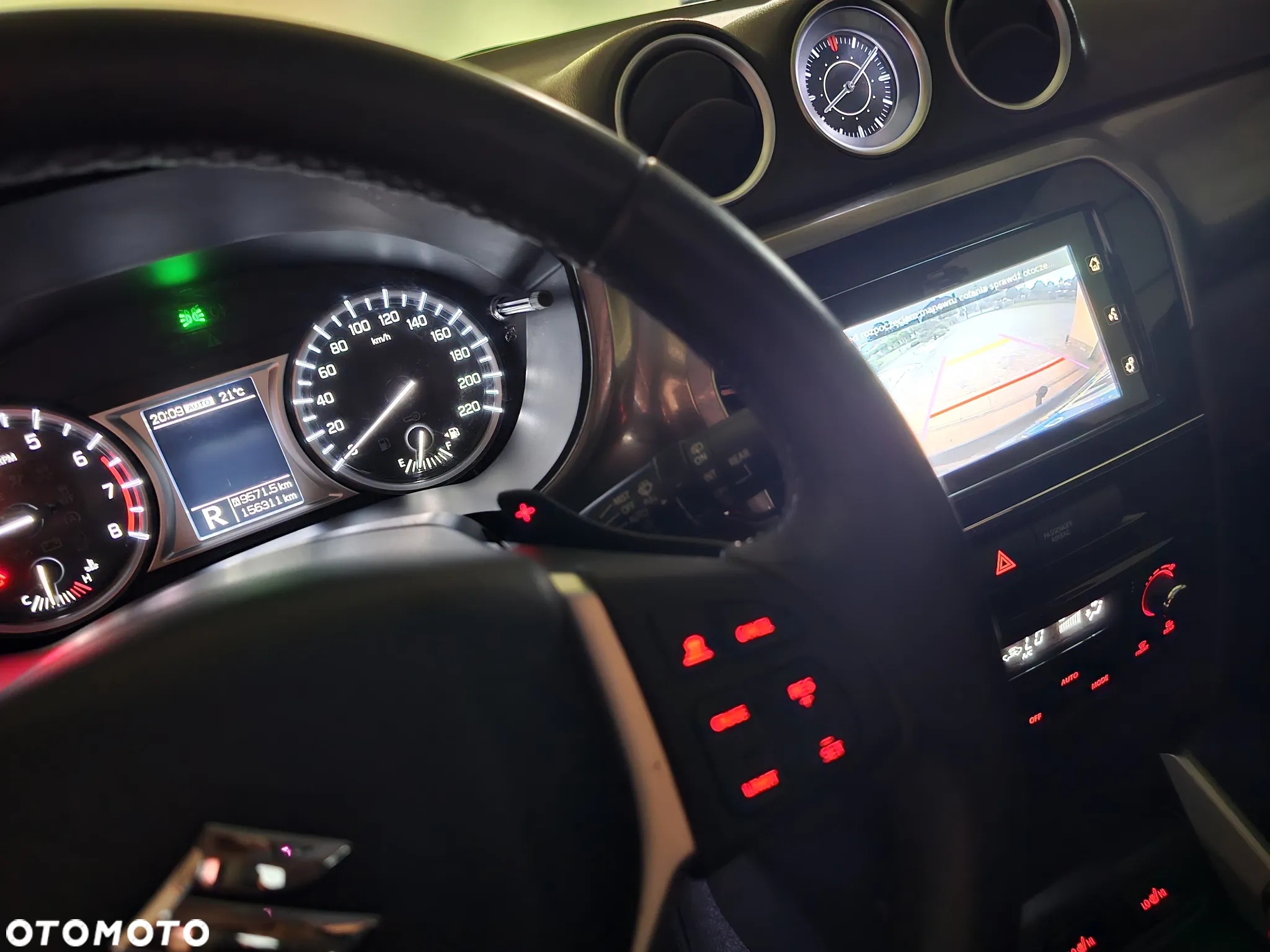 Suzuki Vitara 1.6 Premium 4WD - 28