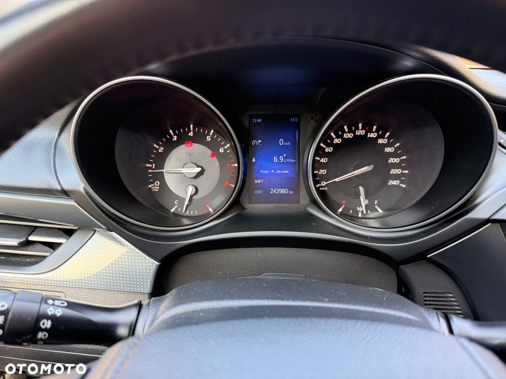 Toyota Avensis 1.8 Premium - 27