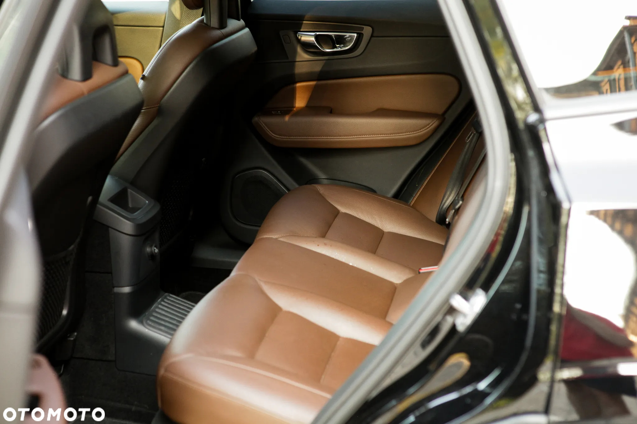 Volvo XC 60 T8 AWD Plug-In Hybrid Momentum Pro - 17