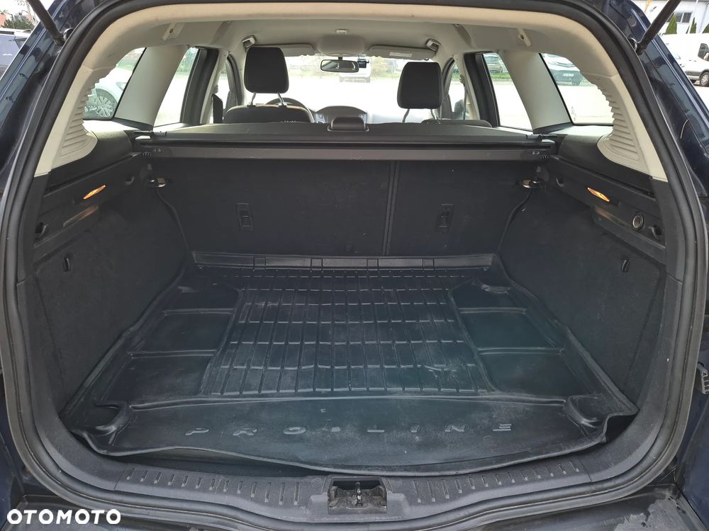 Ford Focus 1.5 TDCi SYNC Edition - 9