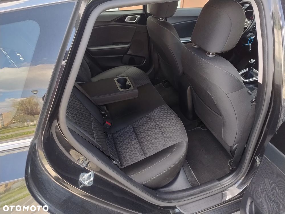 Kia Ceed ver-1-6-crdi-mhev-gt--line - 19