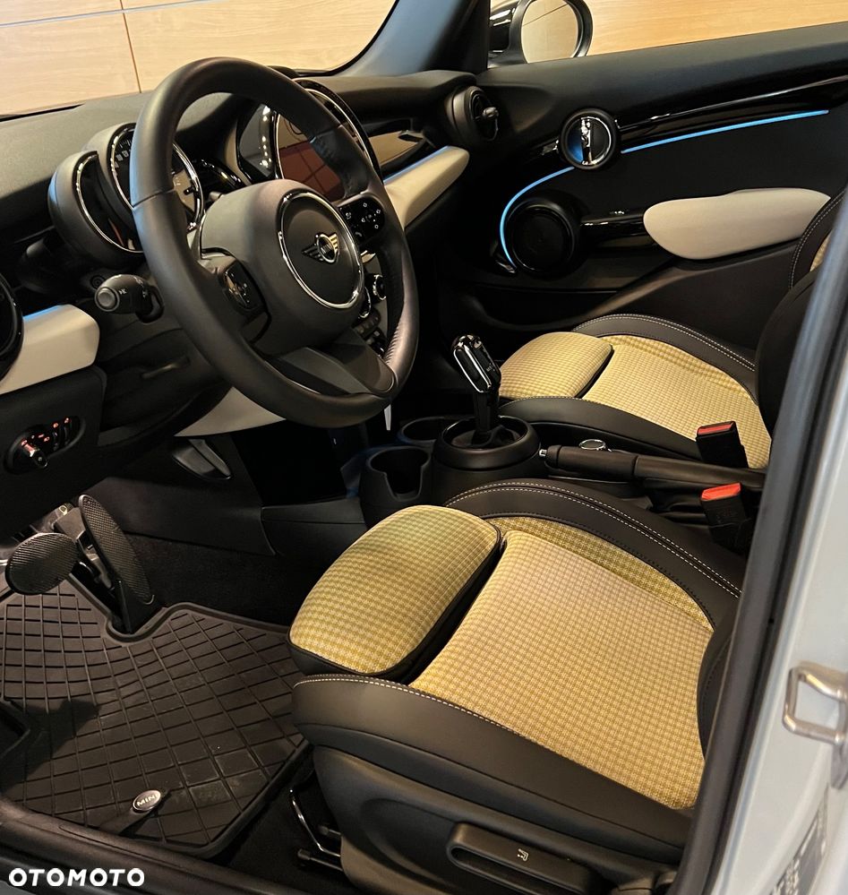 MINI Cooper Standard - 11