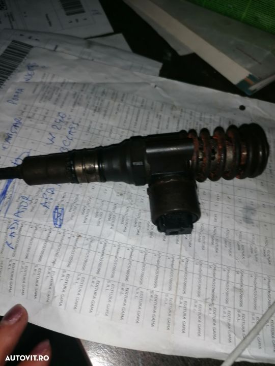 injector 03G 130 073 B / 0414720402 AUDI VW Seat motor 2.0 TDI