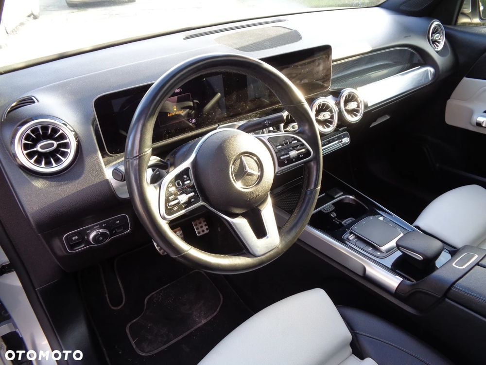 Mercedes-Benz GLB 250 4Matic 8G-DCT Special Edition - 11