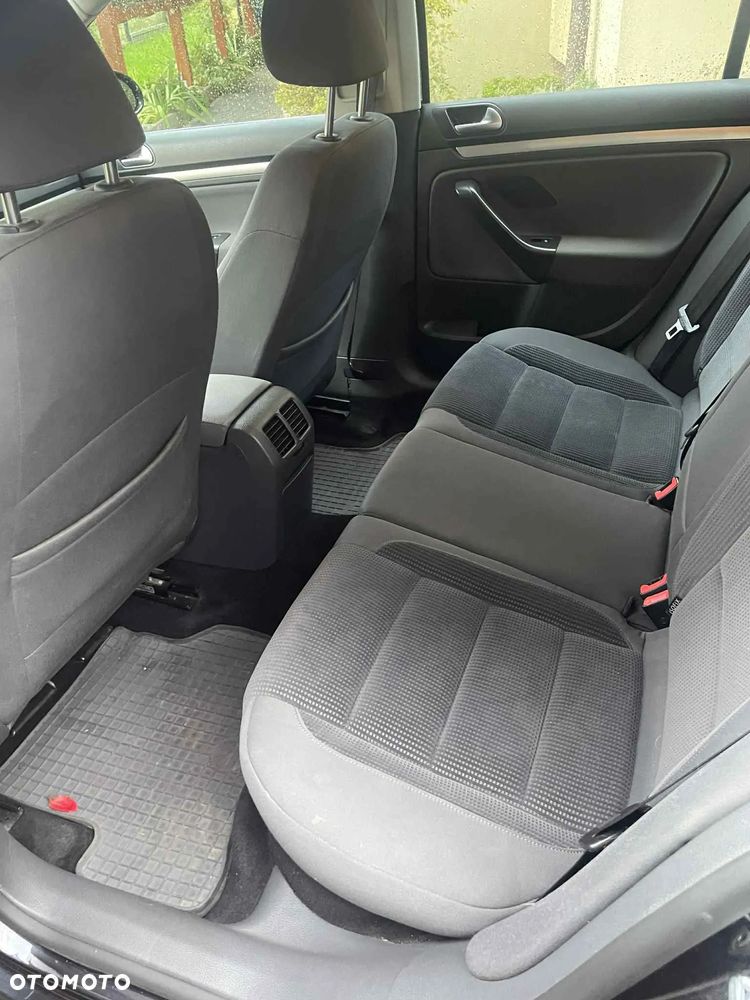 Volkswagen Golf V 1.9 TDI DPF BlueMot Comfortline - 6