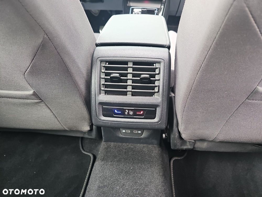 Volkswagen Golf - 16