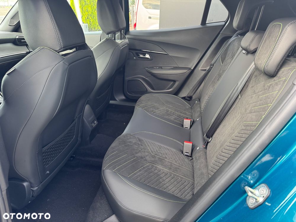 Peugeot 2008 Hybrid 145 e-DSC GT Exclusive - 12