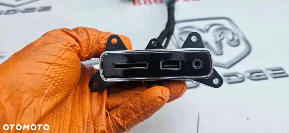 Dodge Durango III LIFT 2014- Gniazdo USB Port Przewód kabel 68289895AA - 2