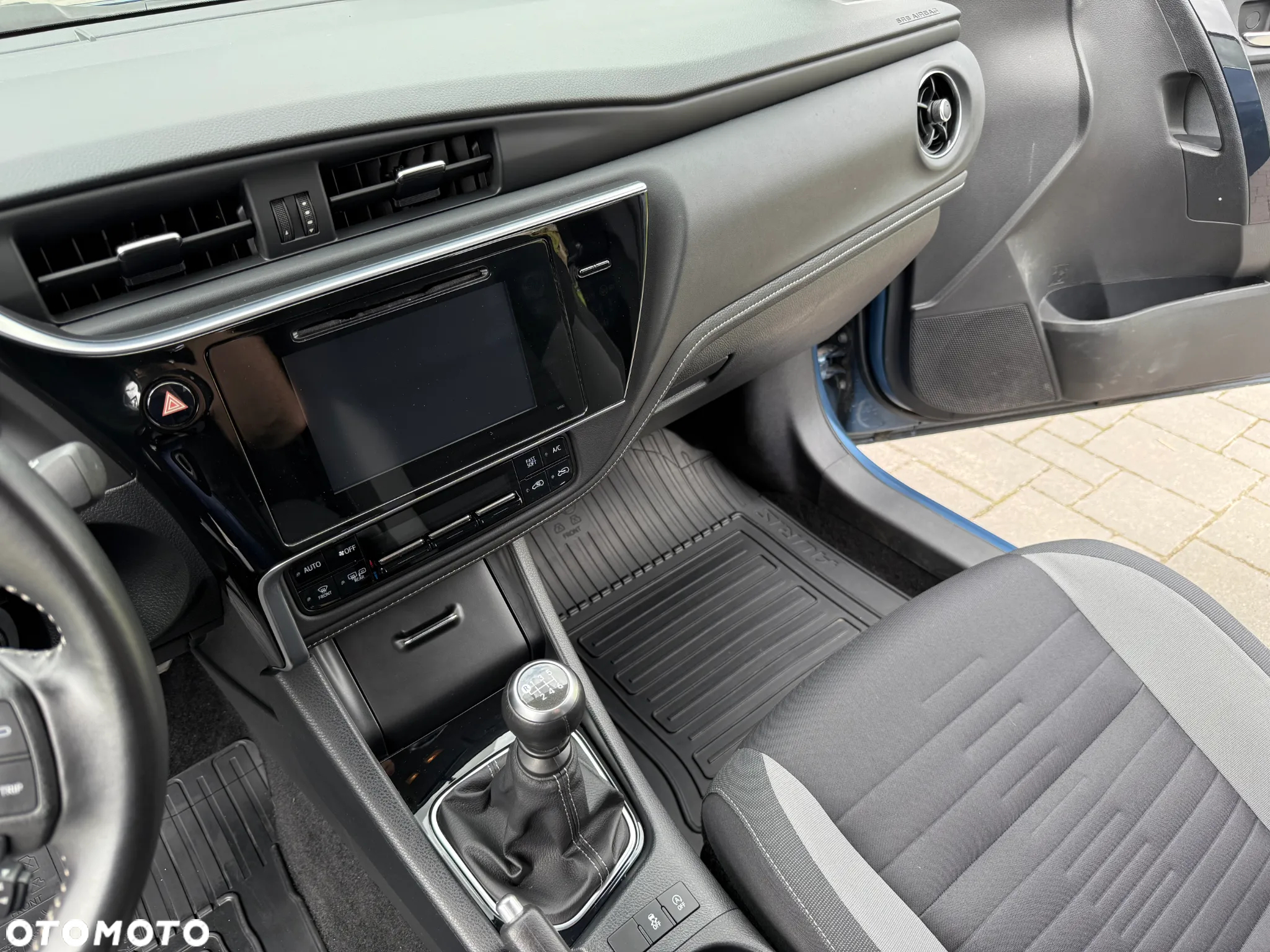 Toyota Auris - 12