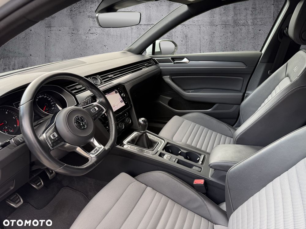 Volkswagen Passat - 15