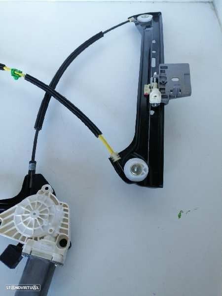 ELEVADOR DE VIDRO FRONTAL ESQUERDO MERCEDES-BENZ CLASSE C COUPÉ 2018 - 1