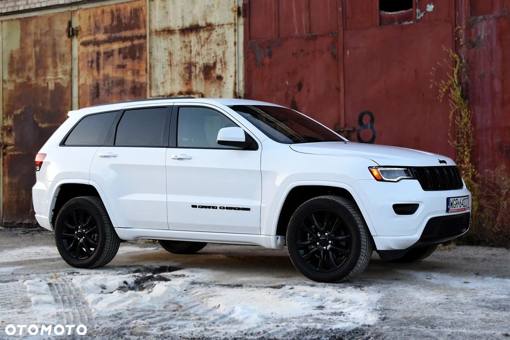 Jeep Grand Cherokee - 12