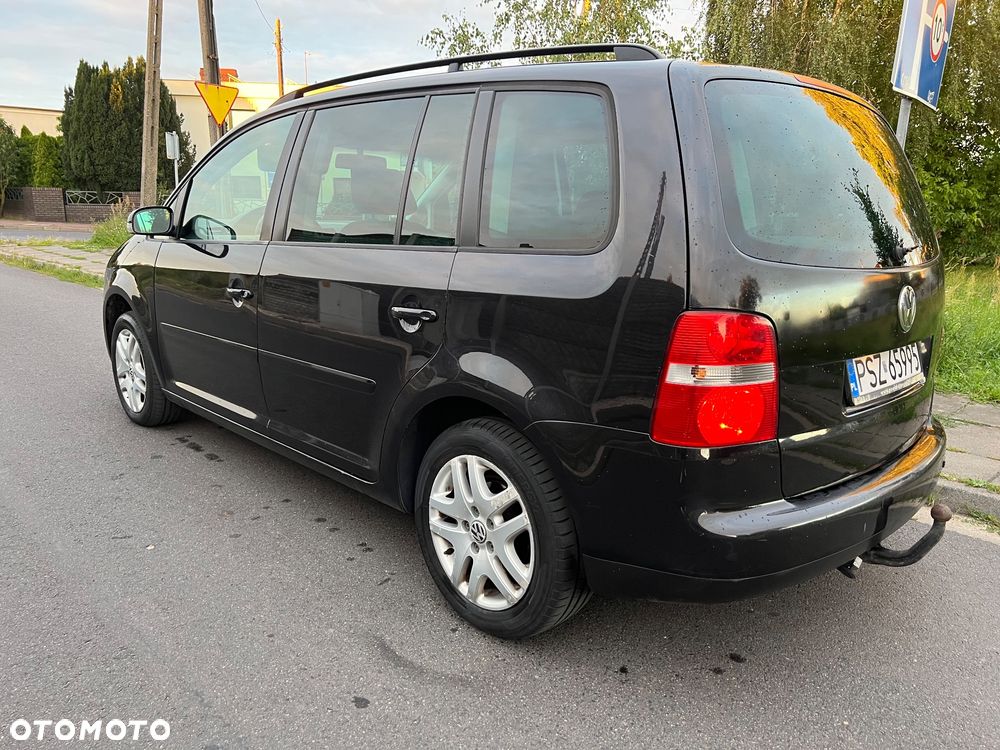 Volkswagen Touran 1.9 TDI Highline - 3