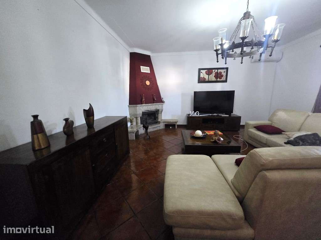 Moradia Isolada, T5, com garagem, na Vila de Redondo - Grande imagem: 4/26