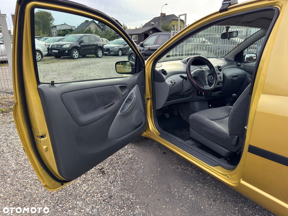 Toyota Yaris 1.0 Luna - 12