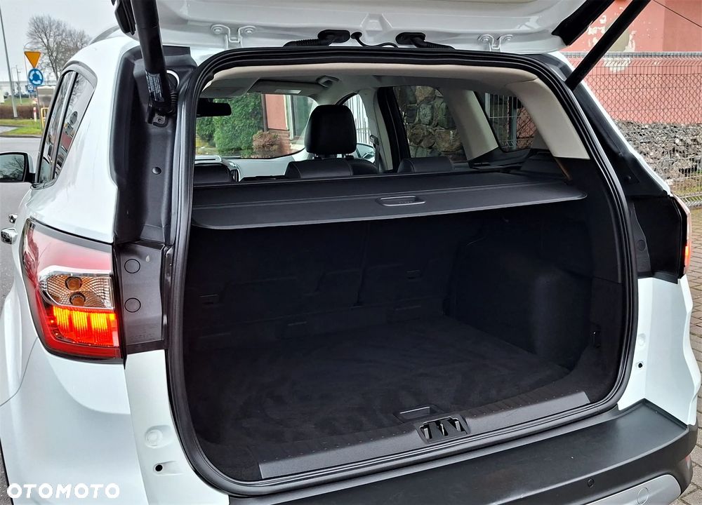 Ford Kuga 2.0 TDCi 2x4 Titanium - 20