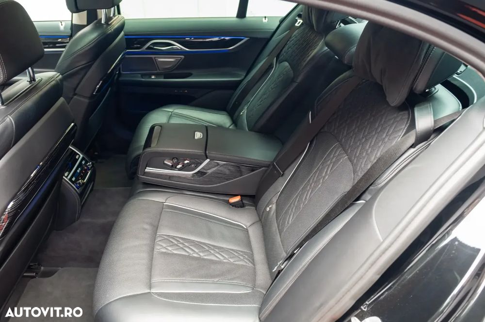 BMW Seria 7 740d xDrive MHEV - 16
