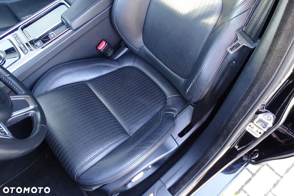 Jaguar XF 20d Prestige - 11