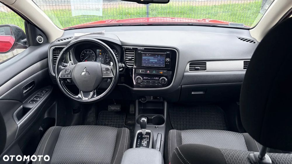 Mitsubishi Outlander 2.0 Intense + Navi 4WD CVT - 16