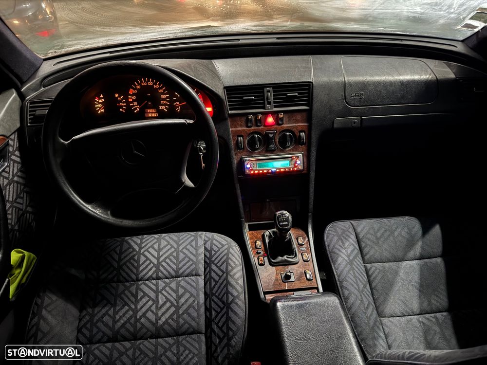 Mercedes-Benz C 220 CDI Classic - 12