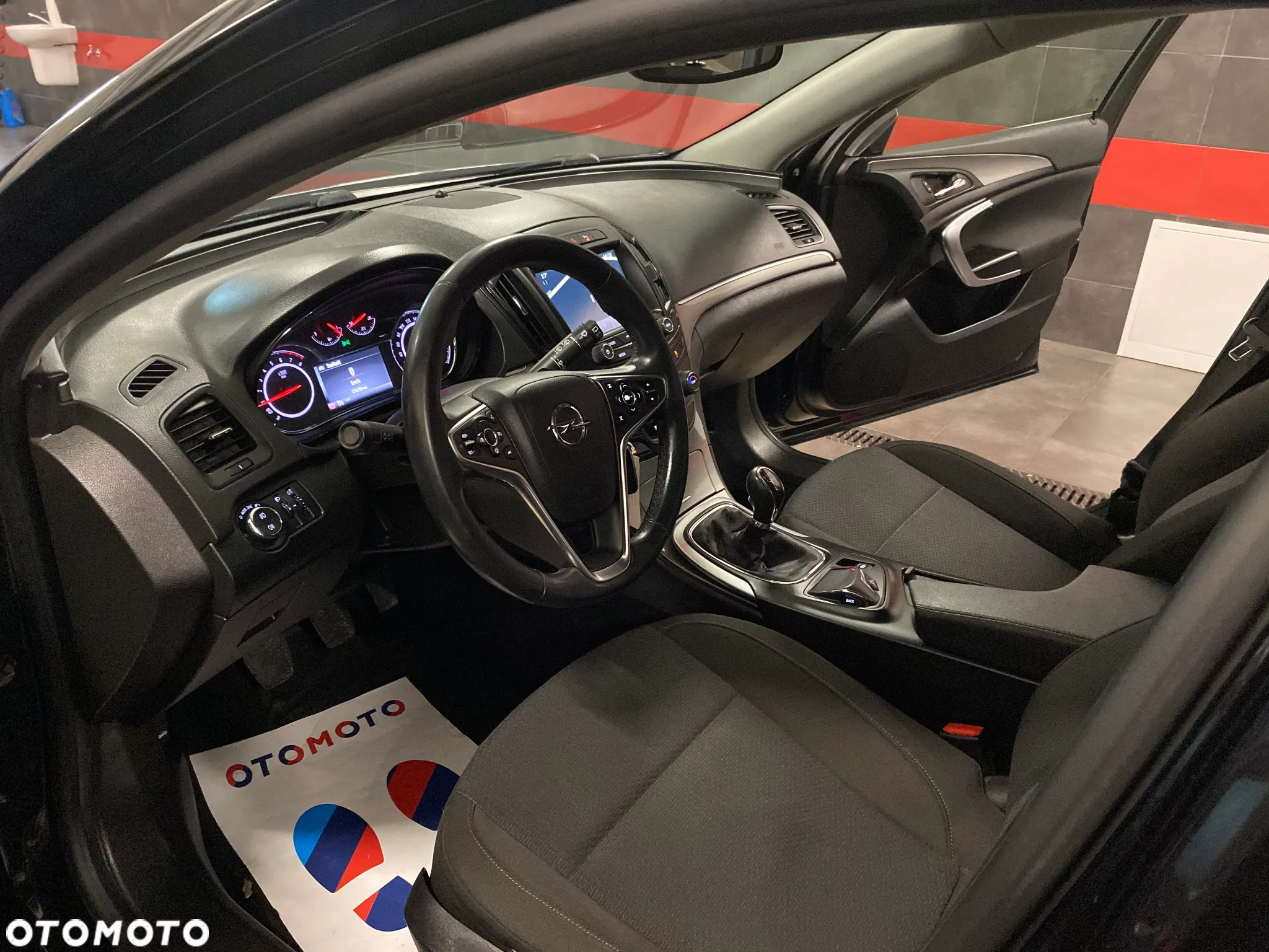 Opel Insignia 1.6 T Cosmo S&S - 16