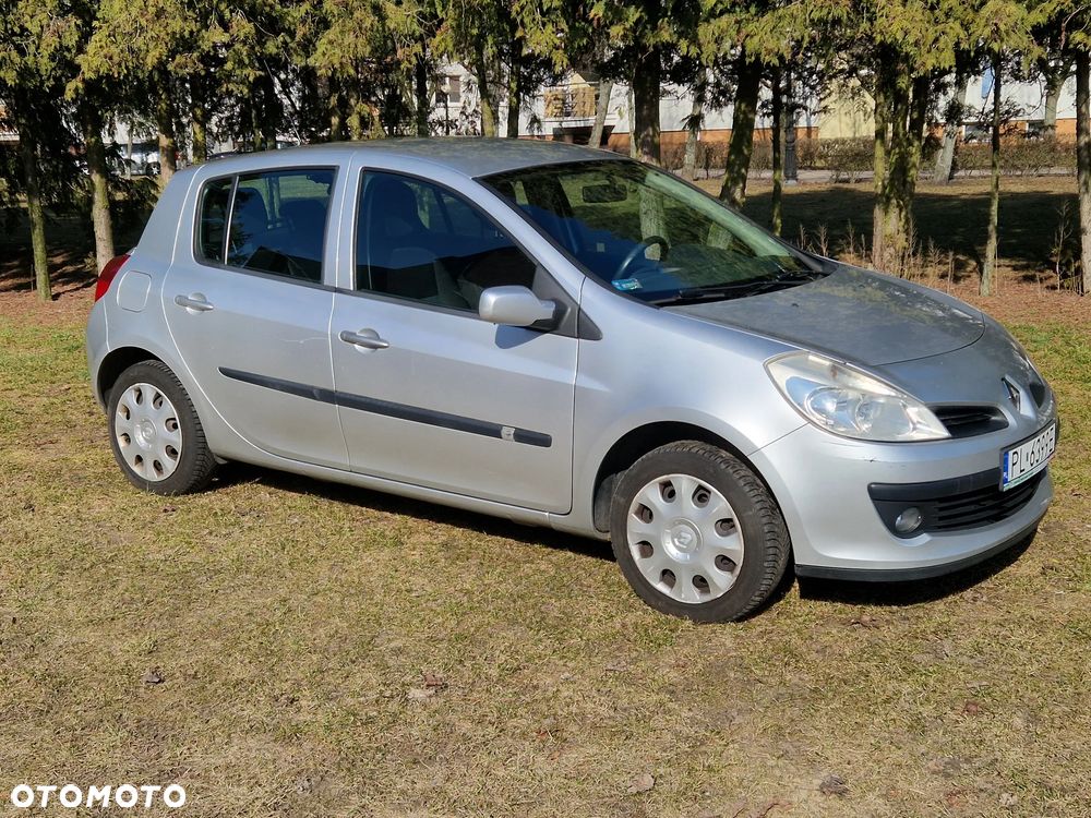 Renault Clio - 11