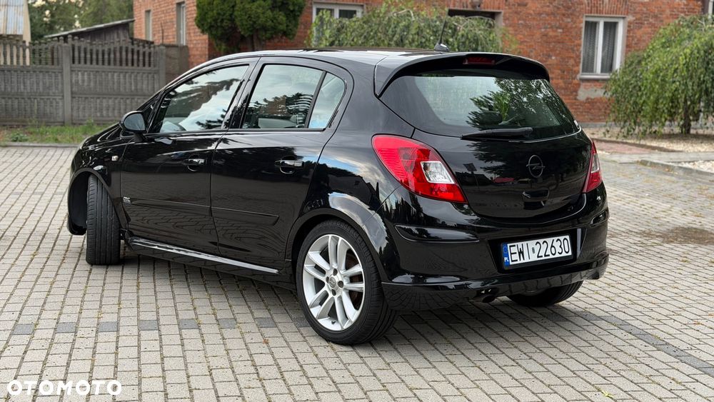 Opel Corsa 1.4 16V Cosmo - 4