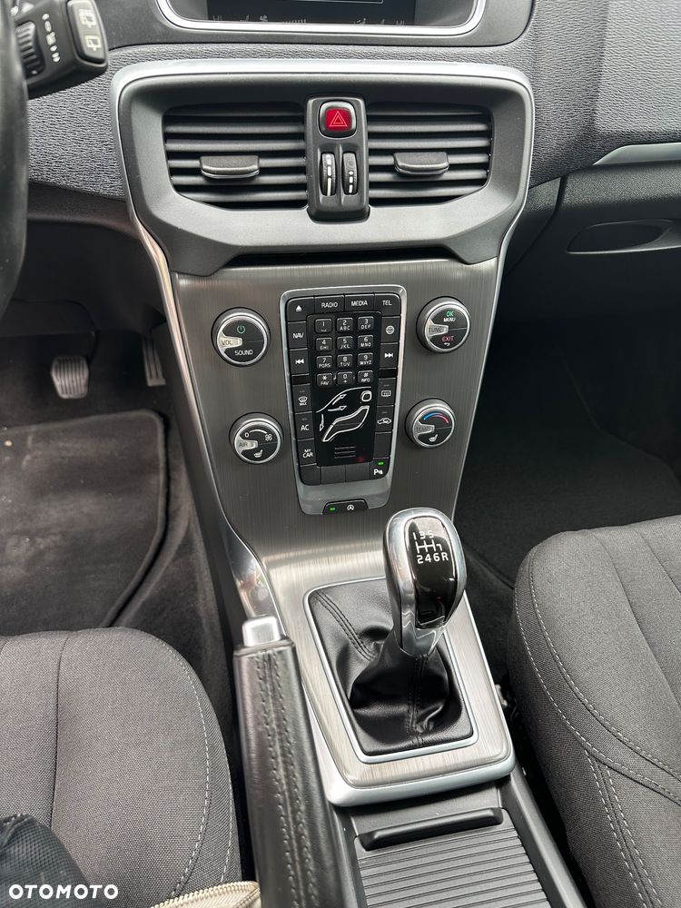 Volvo V40 T2 - 21