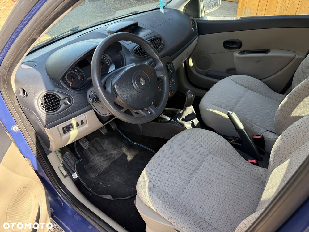 Renault Clio 1.2 16V Emotion - 8