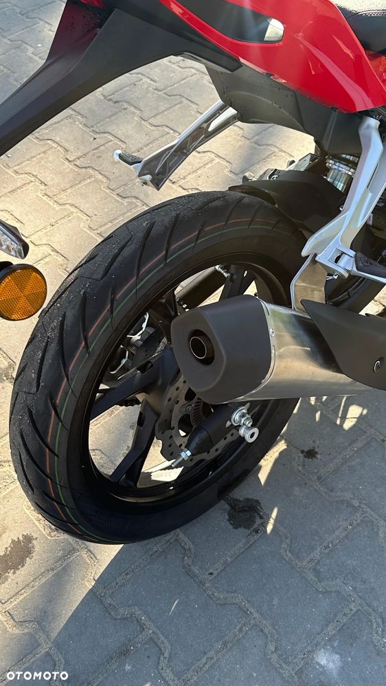 QJMOTOR SRK 125R - 7