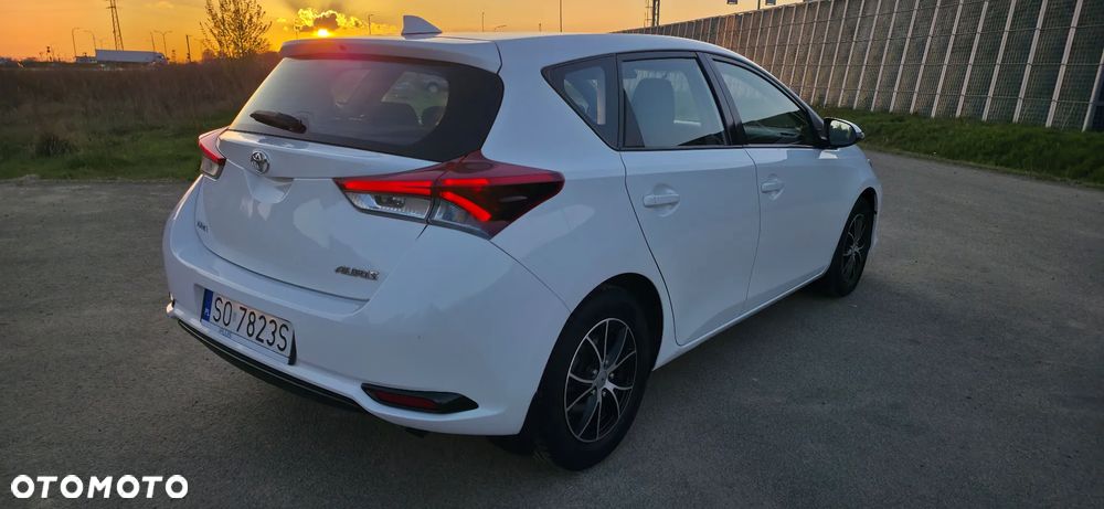 Toyota Auris 1.33 VVT-i Premium Comfort - 7