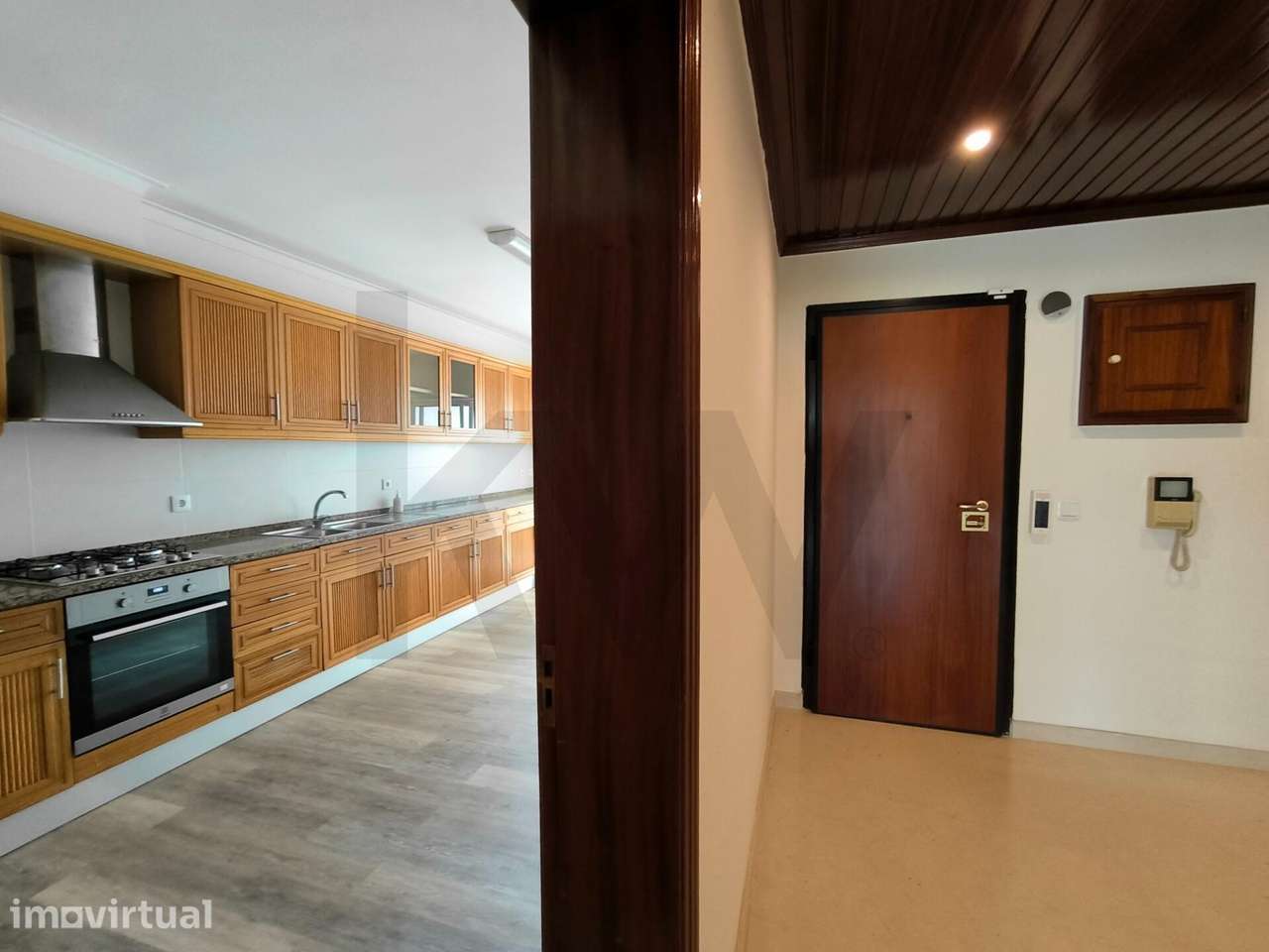 Apartamento para arrendamento T3 em Oeiras, proximidade ao Parque dos - Grande imagem: 5/29
