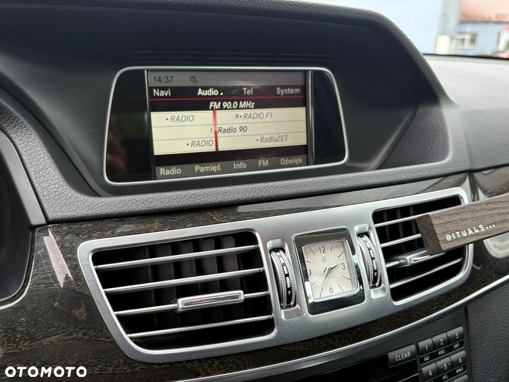 Mercedes-Benz Klasa E 300 T BlueTEC 9G-TRONIC - 25