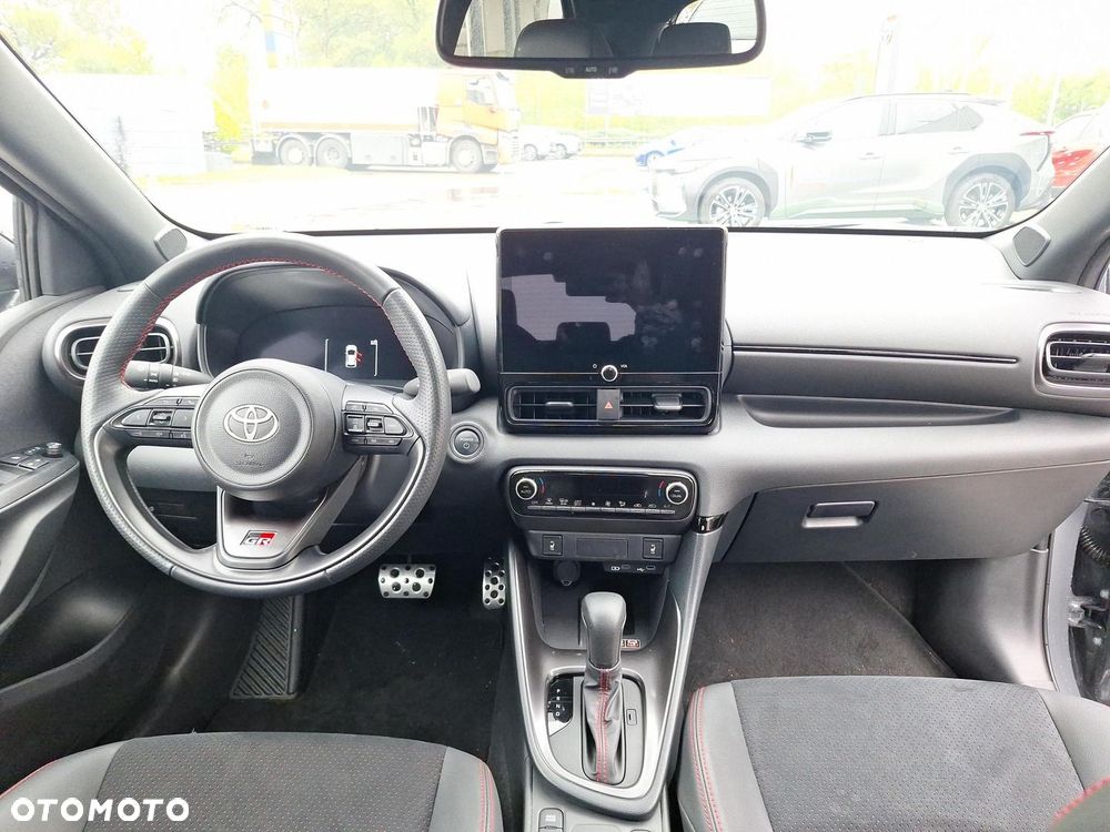 Toyota Yaris - 11