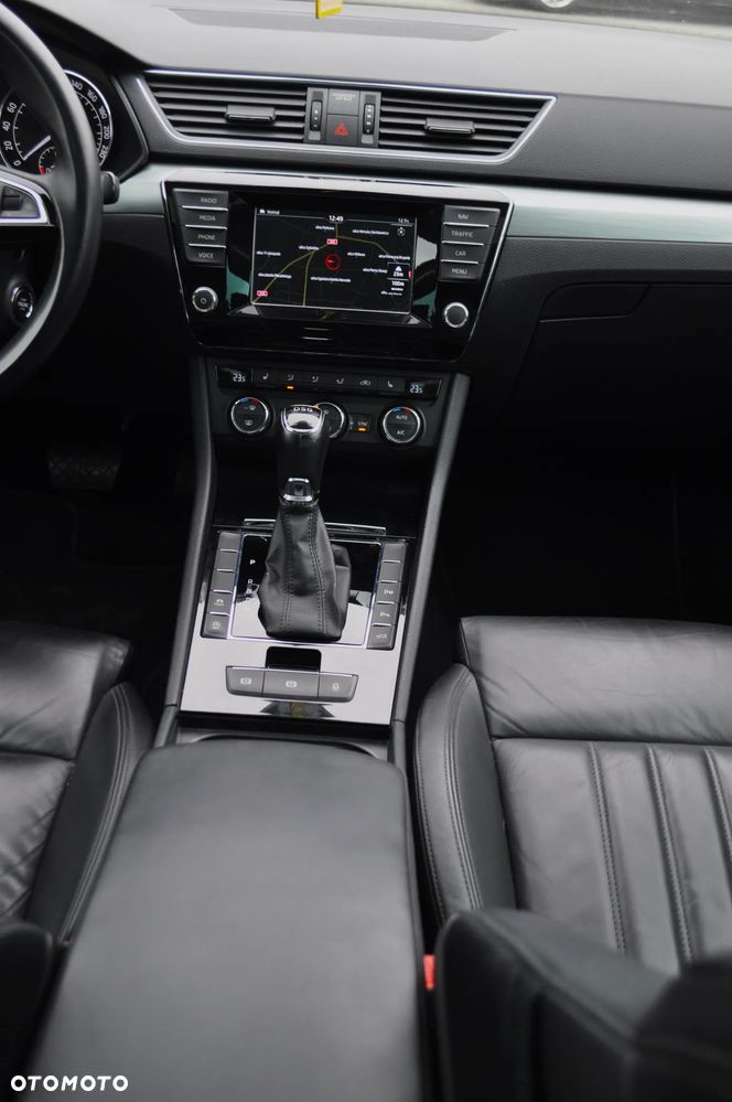 Skoda Superb 2.0 TDI DSG Premium Edition - 17