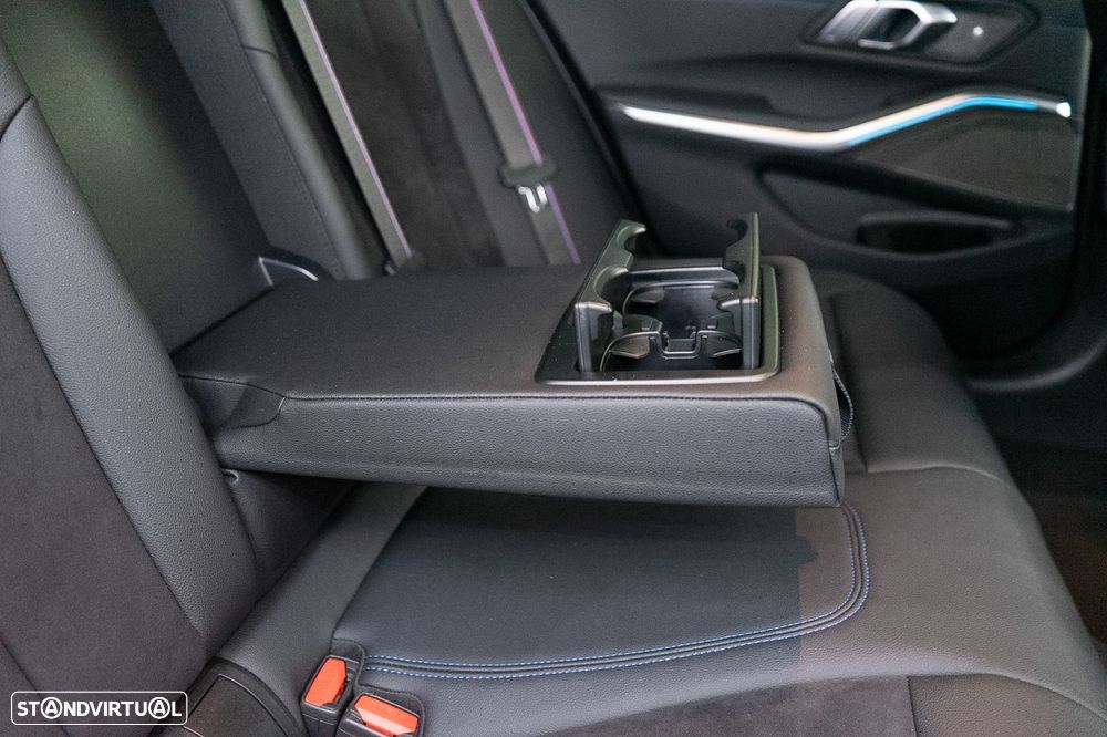 BMW 330 e Pack M Auto - 46