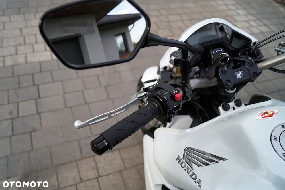 Honda CB - 12