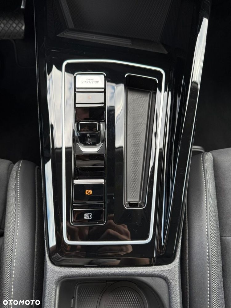 Volkswagen Golf 1.5 TSI EHybrid PHEV 150kW Style DSG - 25