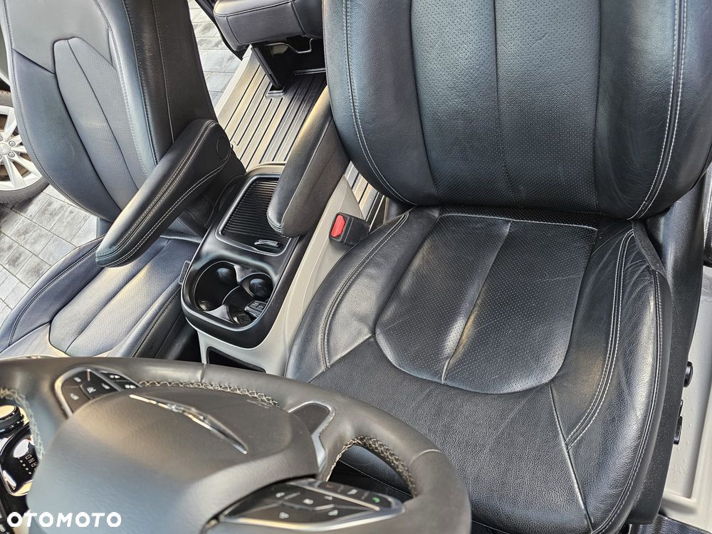 Chrysler Pacifica - 15