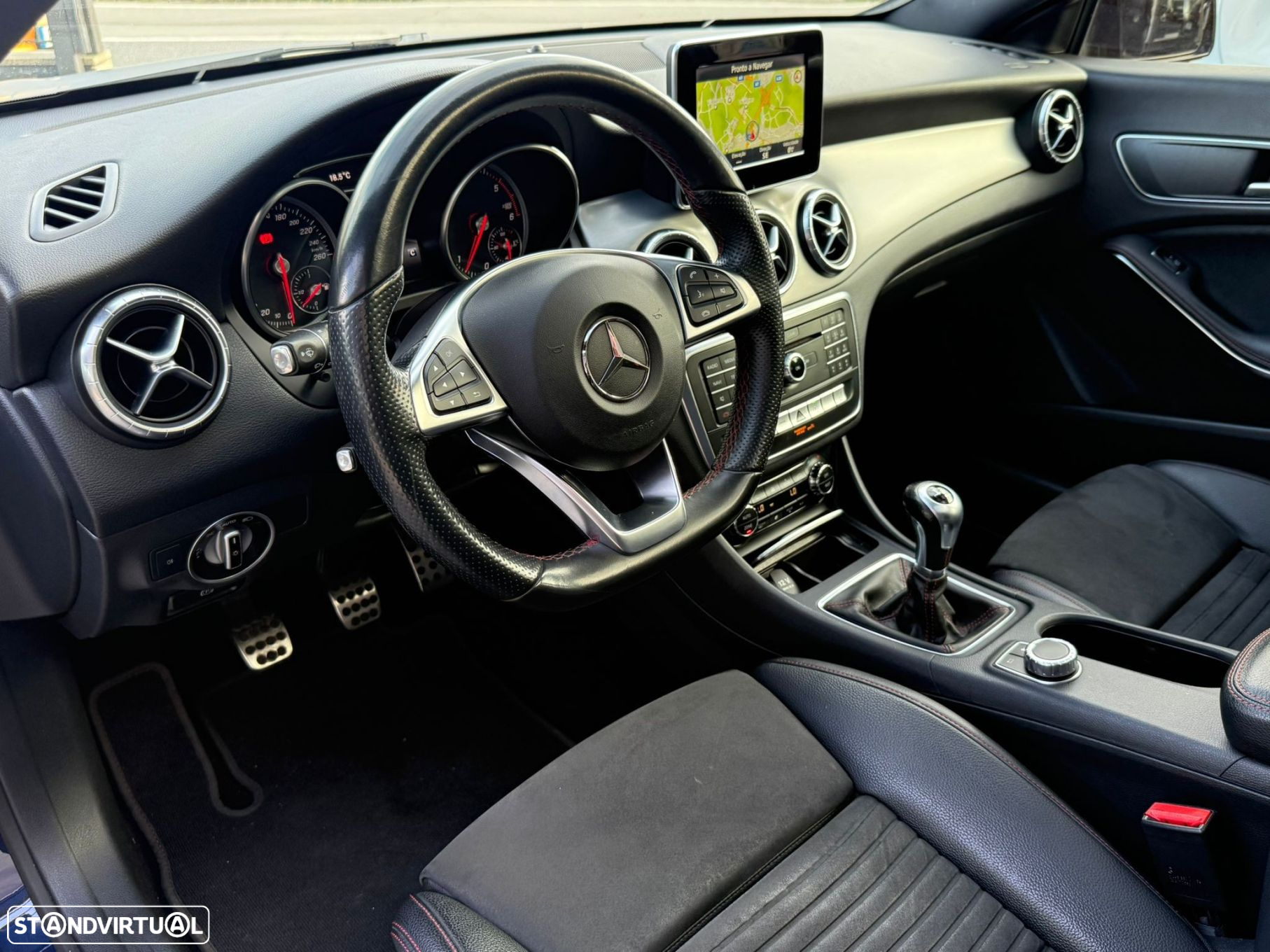Mercedes-Benz CLA 200 d Shooting Brake AMG Line - 11